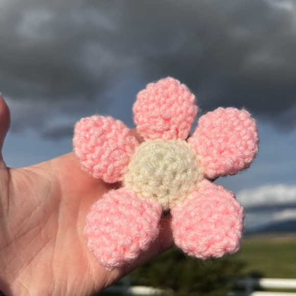 3/$20 Hand Crocheted Springtime Daisy Flower Keychain! - Picture 15 of 17